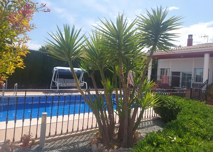 Chalet Con Piscina En Liria